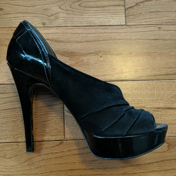 High Heels - Picture 2 of 4